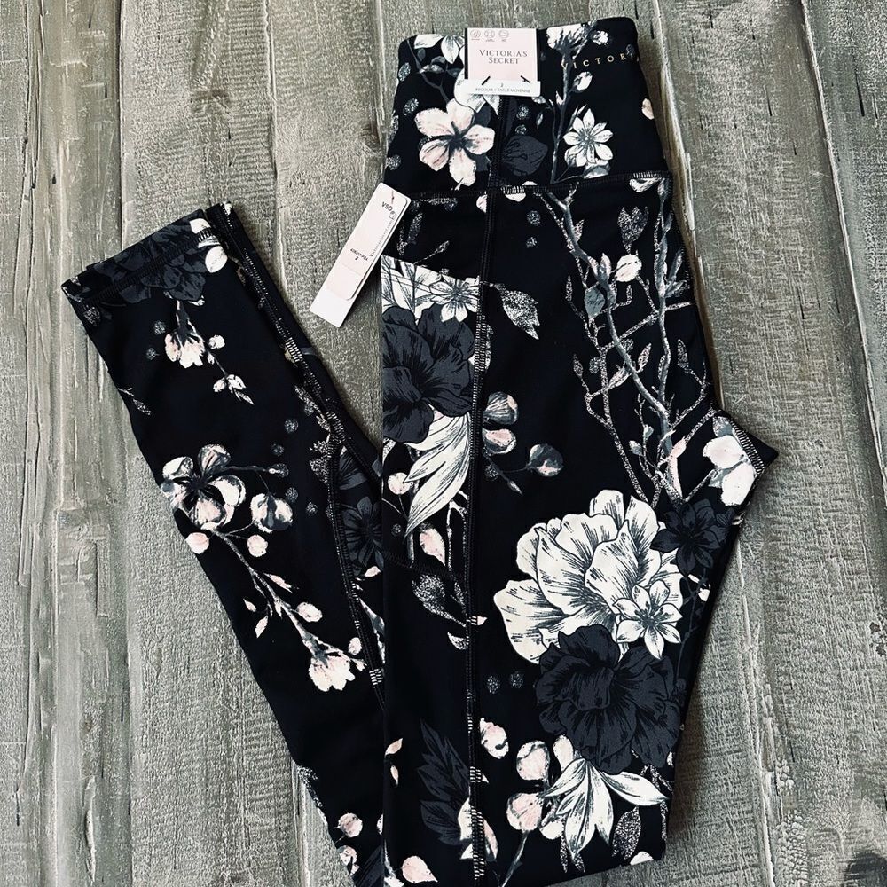 Victoria’s Secret Incredible Essential Leggings 2